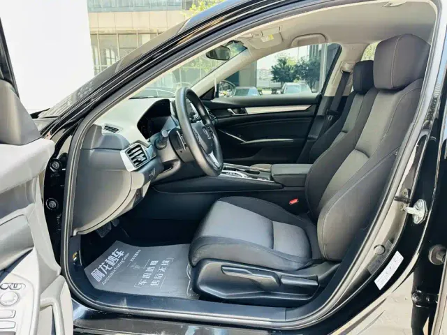 Honda Accord — Фото автомобиля 11
