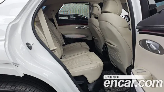 Genesis GV70 — Фото автомобиля 12