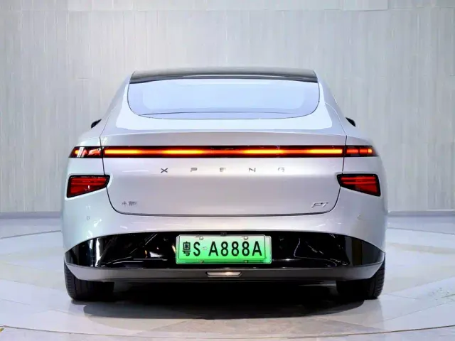 Xpeng P7 — Фото автомобиля 6