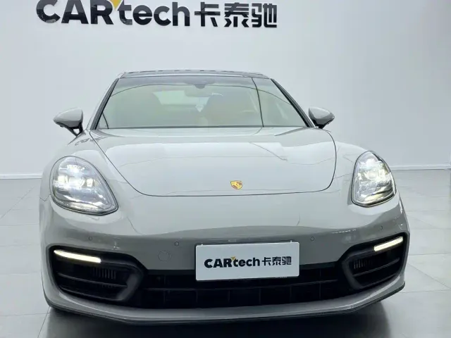 Porsche Panamera — Фото автомобиля 10