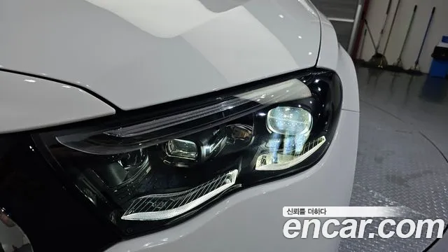 Mercedes-Benz E-Class — Фото автомобиля 22