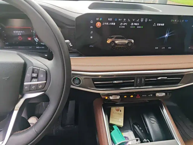 Ford Explorer — Фото автомобиля 9