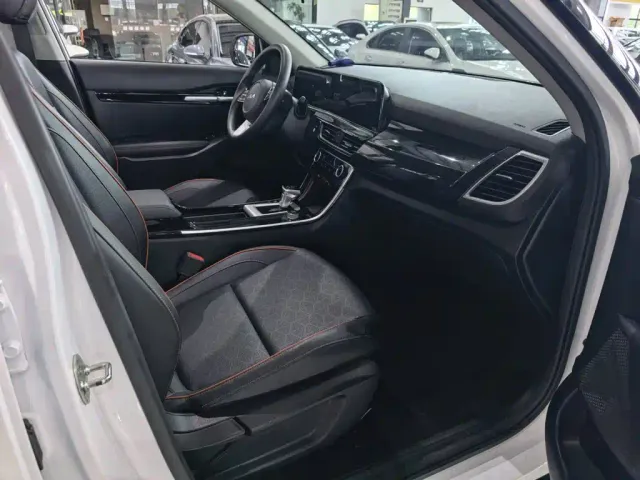 Kia Seltos — Фото автомобиля 13