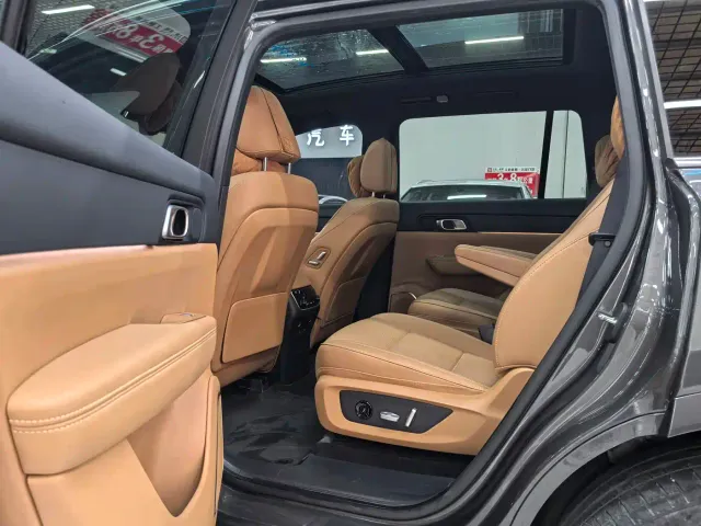 Li Auto ONE — Фото автомобиля 9