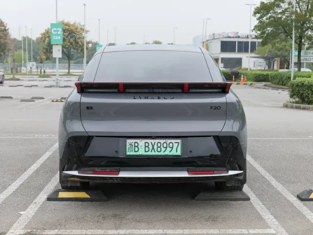 Lynk & Co Z20 — Фото автомобиля 6