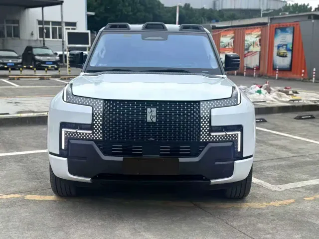 BYD U8 — Фото автомобиля 2