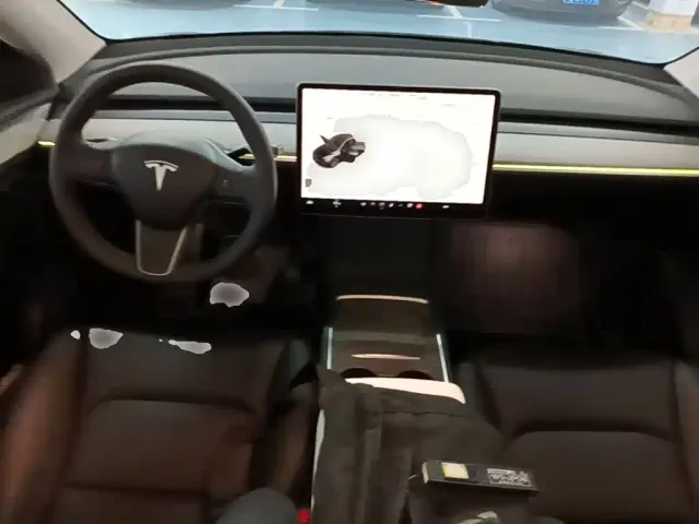 Tesla Model Y — Фото автомобиля 5