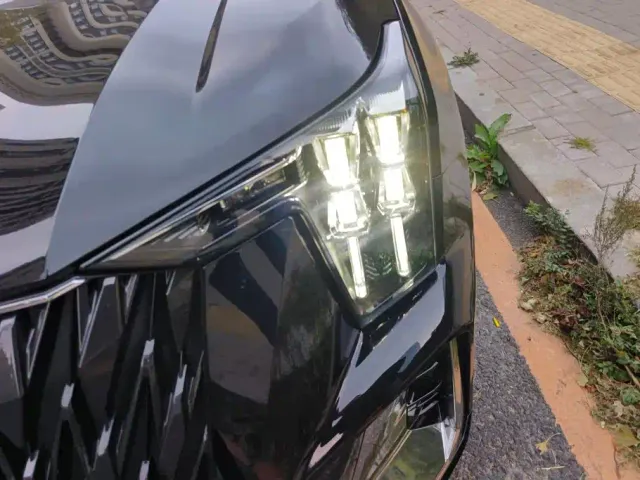 GAC Trumpchi GS8 — Фото автомобиля 5