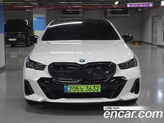 BMW i5 G60 — Фото автомобиля 2