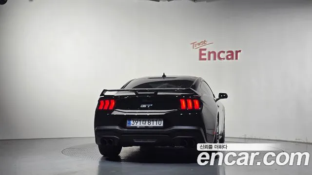 Ford Mustang — Фото автомобиля 4