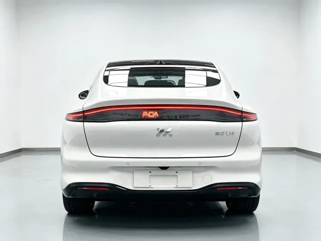 IM Motors LS6 — Фото автомобиля 9