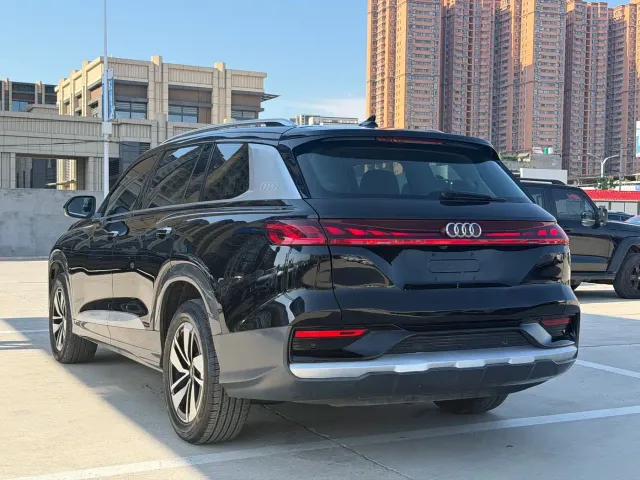 Audi Q6 — Фото автомобиля 6