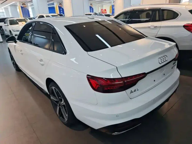 Audi A4L — Фото автомобиля 4