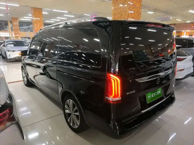 Mercedes-Benz V-Class — Фото автомобиля 4