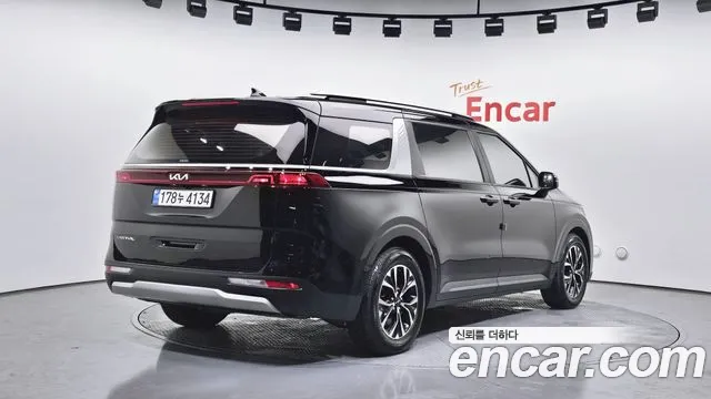 Kia Canival Carnival 4 поколение 9 мест Prestige — Фото автомобиля 2