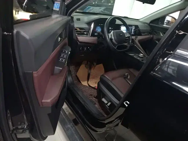 JAC Motors JAC X8 PLUS — Фото автомобиля 14