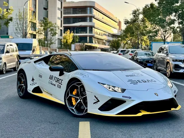 Lamborghini Huracán 2020 Huracán EVO RWD — Фото автомобиля 3