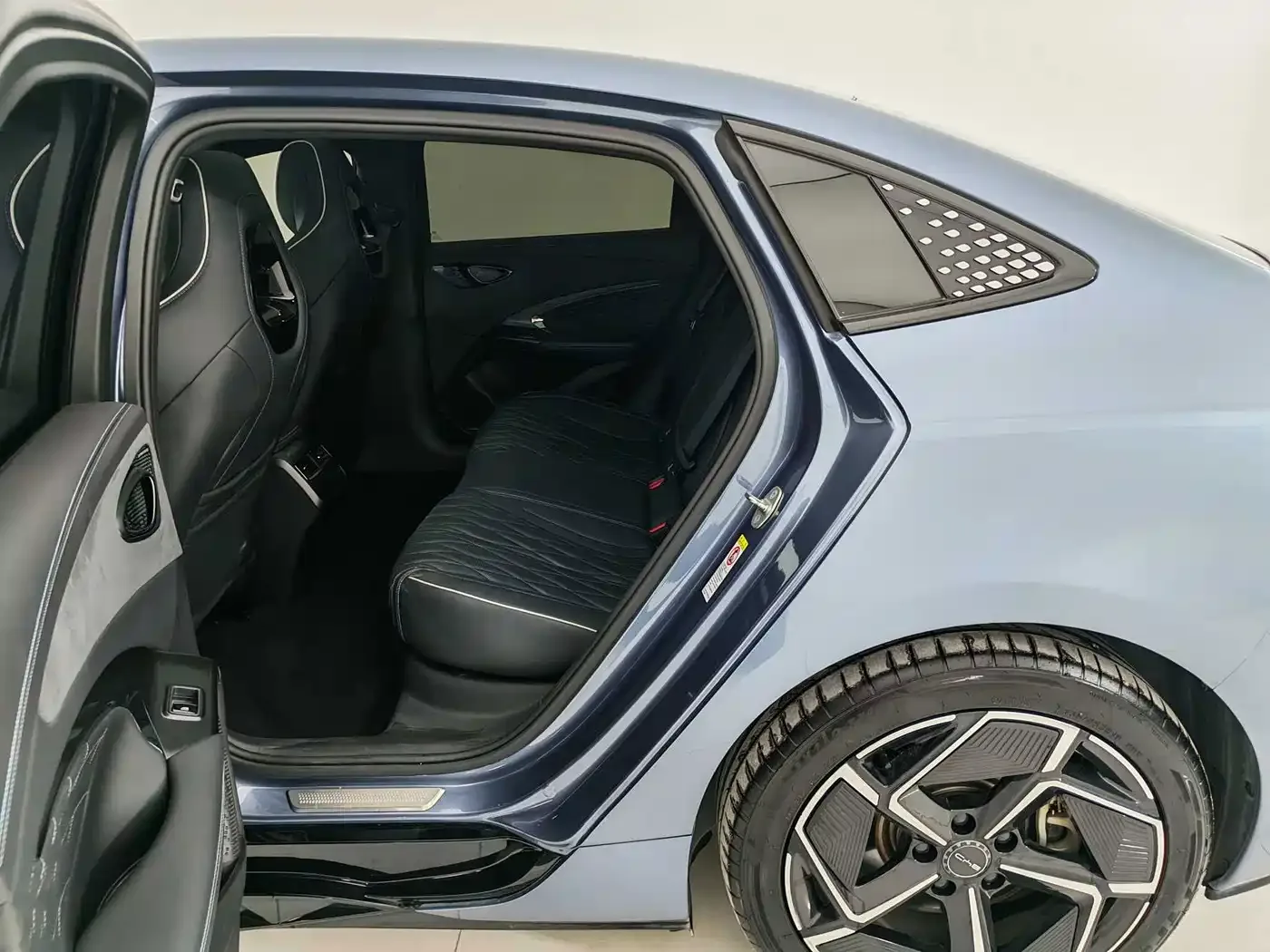 BYD Seal 2022 700km Long Range RWD Edition — Фото автомобиля 10