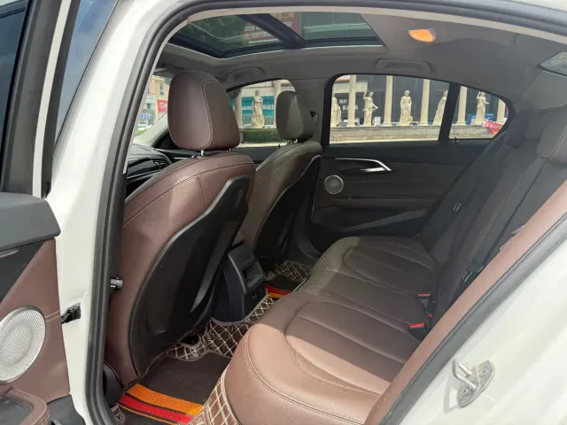 BMW 1 Series — Фото автомобиля 5
