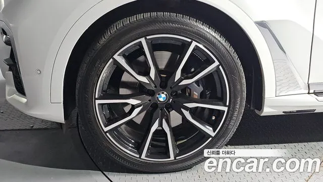 BMW X7 — Фото автомобиля 5