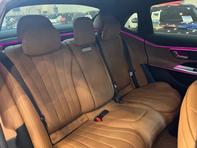 Mercedes-Benz E-Class — Фото автомобиля 19