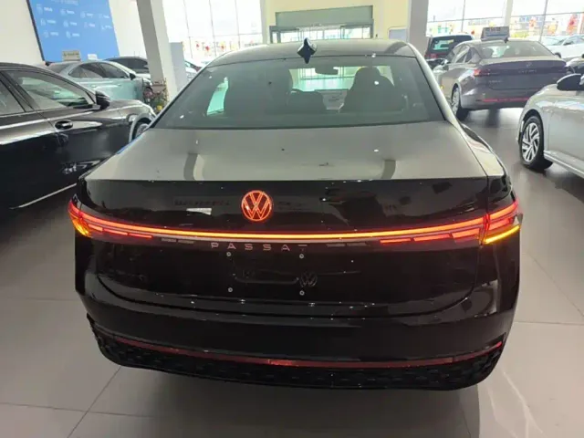 Volkswagen Passat — Фото автомобиля 5