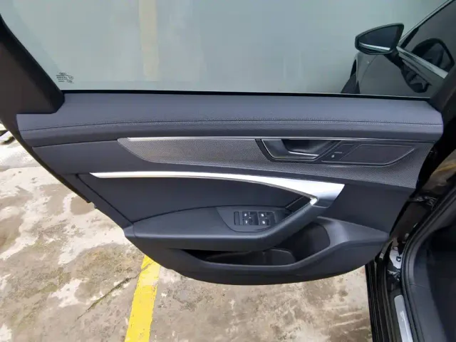 Audi A6L — Фото автомобиля 22