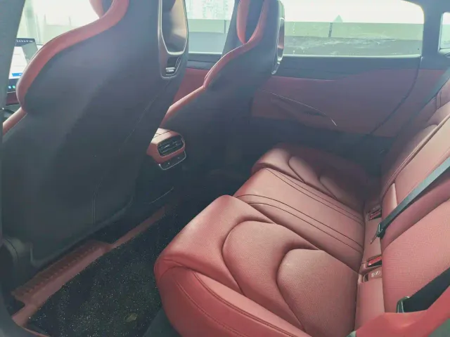 Xiaomi SU7 — Фото автомобиля 6