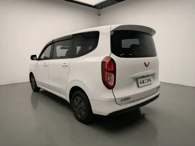 Wuling Hongguang — Фото автомобиля 5