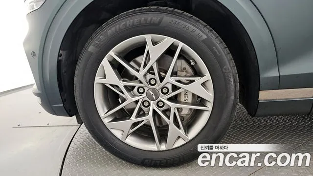 Genesis GV70 2.5T Бензин AWD — Фото автомобиля 5