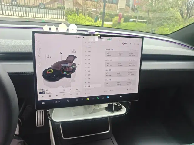 Tesla Model Y — Фото автомобиля 9