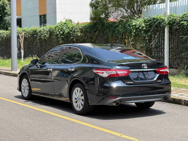 Toyota Camry — Фото автомобиля 6