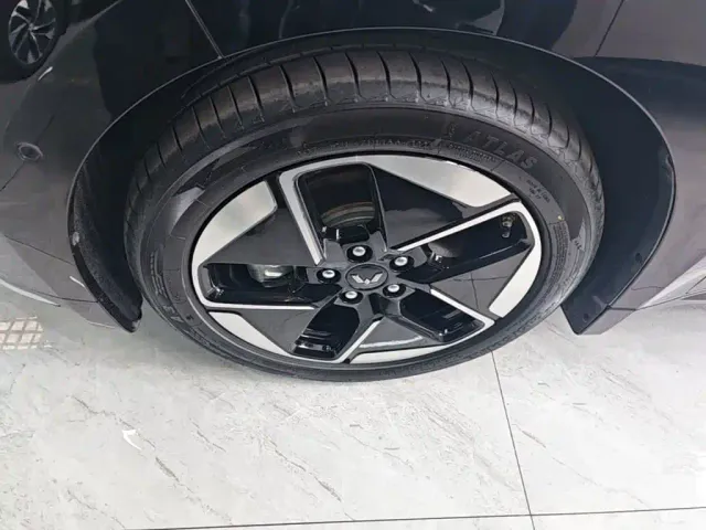 Wuling Starlight — Фото автомобиля 22
