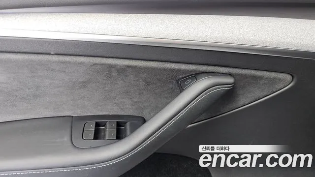 Tesla Model Y — Фото автомобиля 28