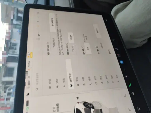 Tesla Model Y — Фото автомобиля 20
