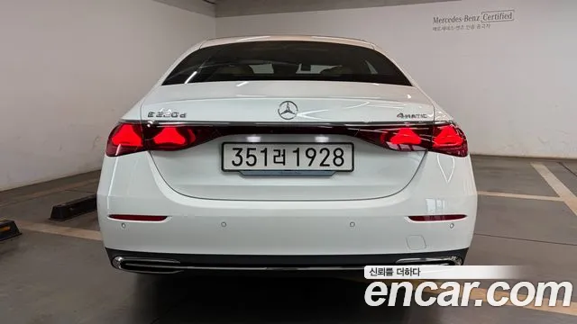 Mercedes-Benz E-Class — Фото автомобиля 4