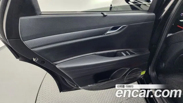 Genesis G80 RG3 — Фото автомобиля 25