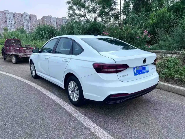 Volkswagen Lavida — Фото автомобиля 7