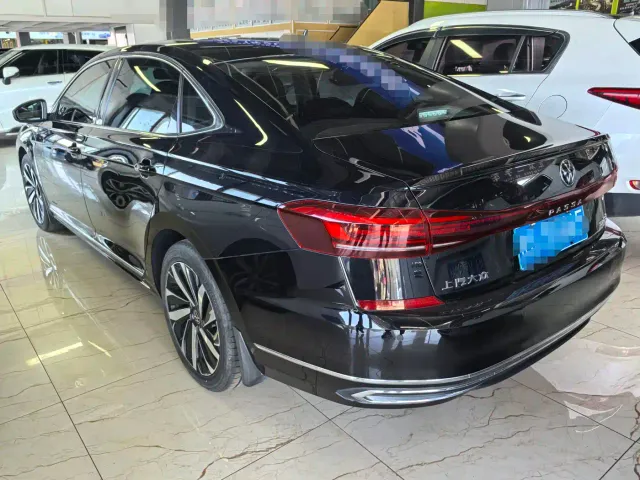 Volkswagen Passat — Фото автомобиля 4