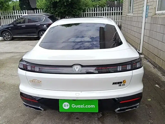 Changan Eado — Фото автомобиля 5
