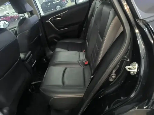 Toyota RAV4 — Фото автомобиля 16