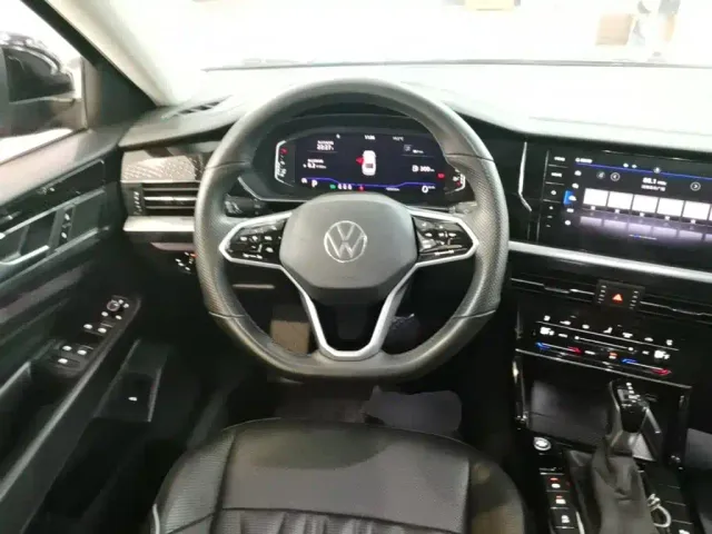 Volkswagen Passat — Фото автомобиля 10