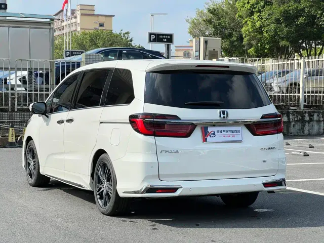 Honda Odyssey — Фото автомобиля 5