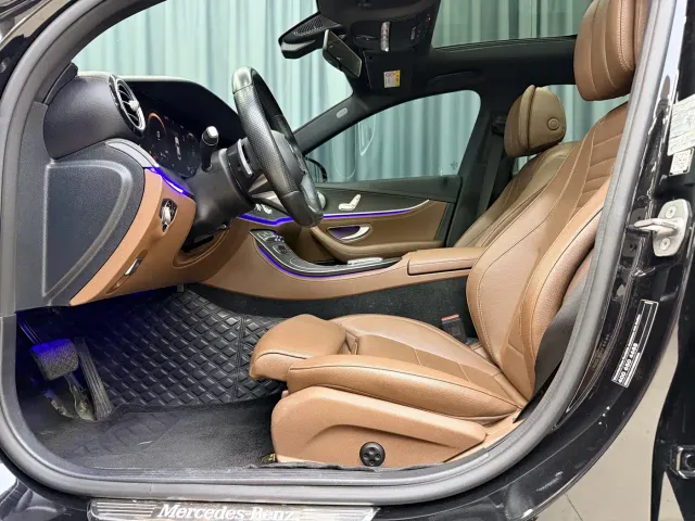 Mercedes-Benz E-Class — Фото автомобиля 4