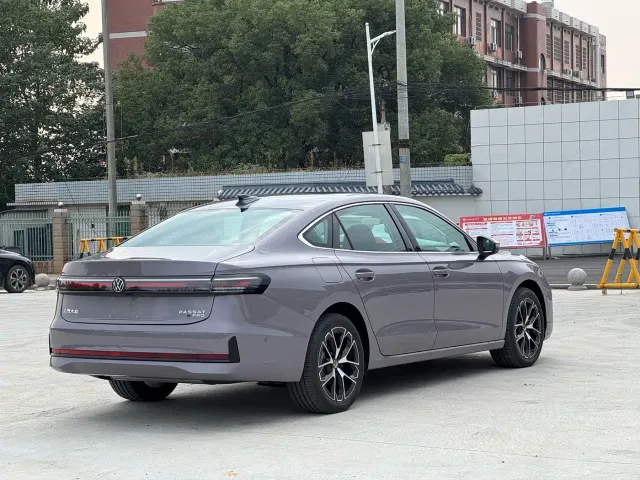 Volkswagen Passat — Фото автомобиля 11
