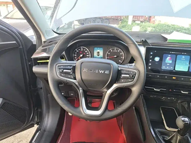 Roewe i5 — Фото автомобиля 10