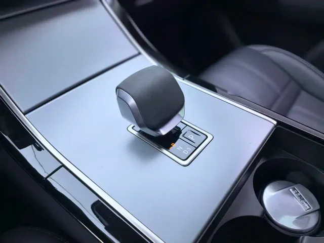 Land Rover Range Rover Velar — Фото автомобиля 11