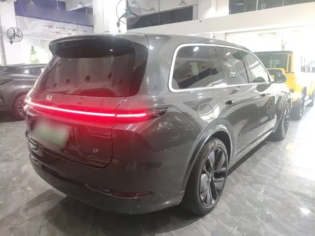 Li Auto L9 — Фото автомобиля 6