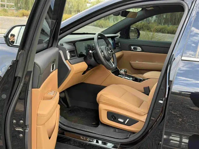 Li Auto ONE — Фото автомобиля 7