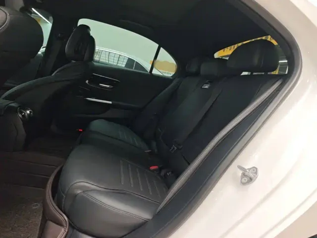 Mercedes-Benz C-Class — Фото автомобиля 16